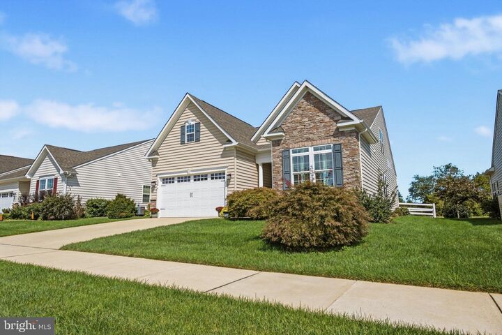 Property Photo:  646 Swansea Drive  DE 19709 
