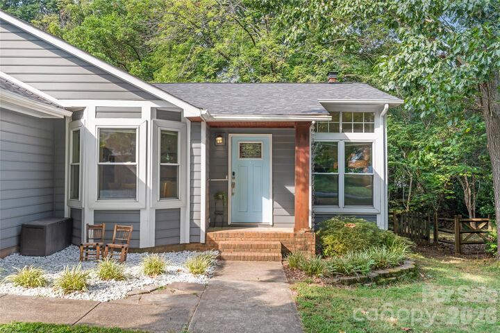 Property Photo: 3909 Armitage Drive NC 28269