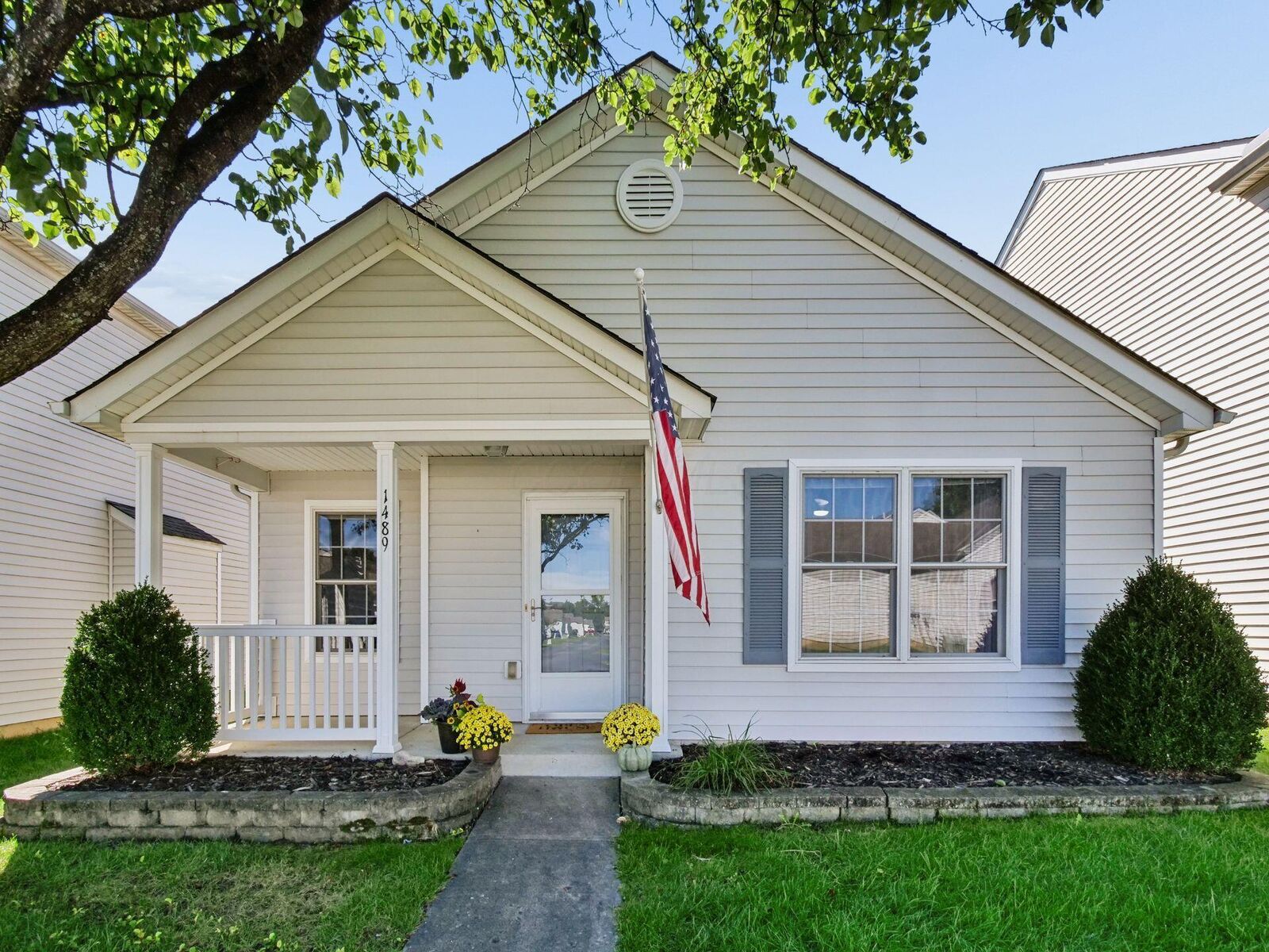 Property Photo: 1489 Sarin Street OH 43240