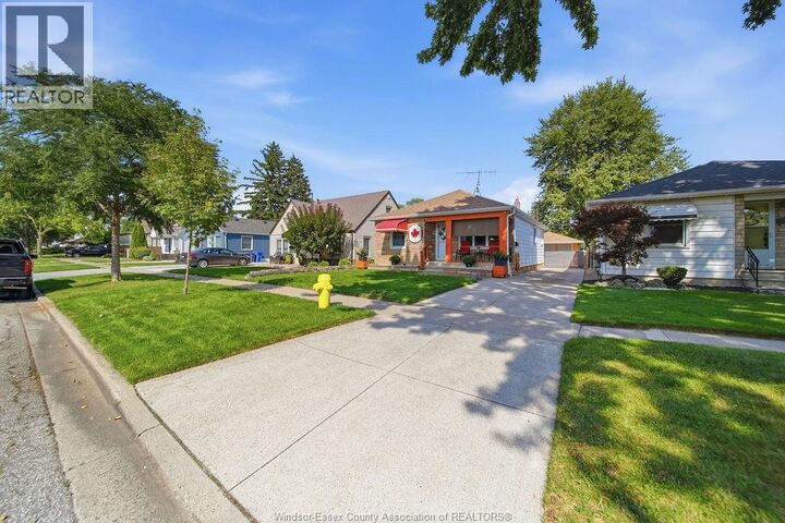 Property Photo:  2540 Chandler  ON N8W 4B1 