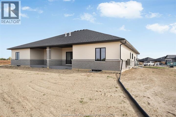Property Photo:  224 Worthington Court  ON N7L 0G8 