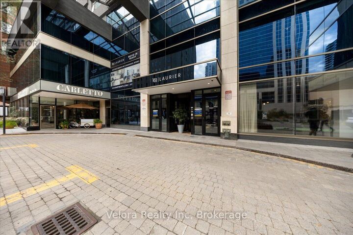 Property Photo:  161 Laurier Avenue West 403  ON K1P 5J2 