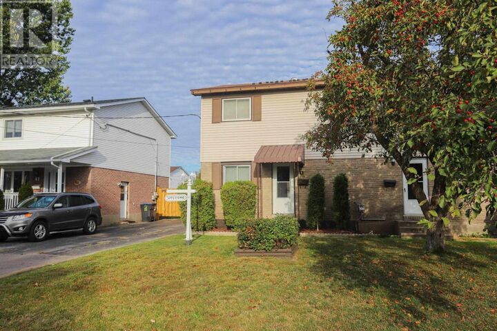 Property Photo: 43 Broadview Dr ON P6A 5S1
