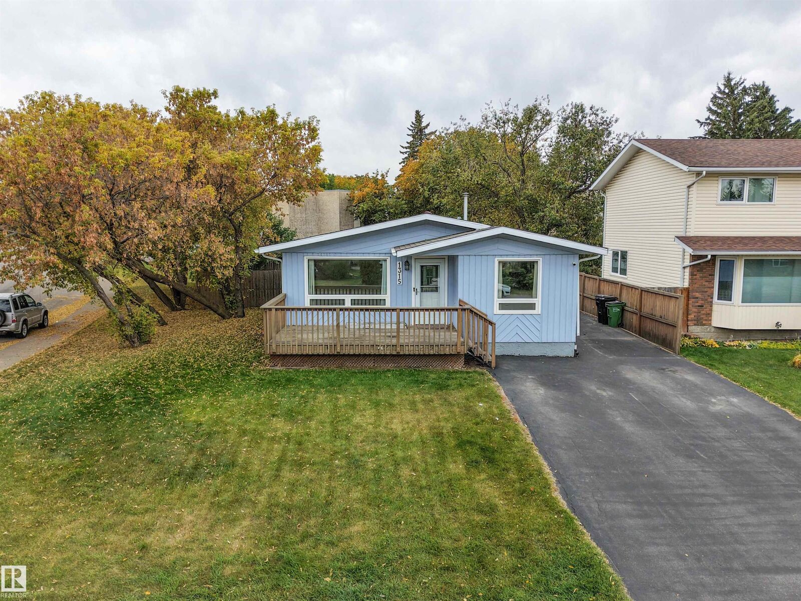 Property Photo:  1315 Knottwood Road E NW  AB T6K 2K5 
