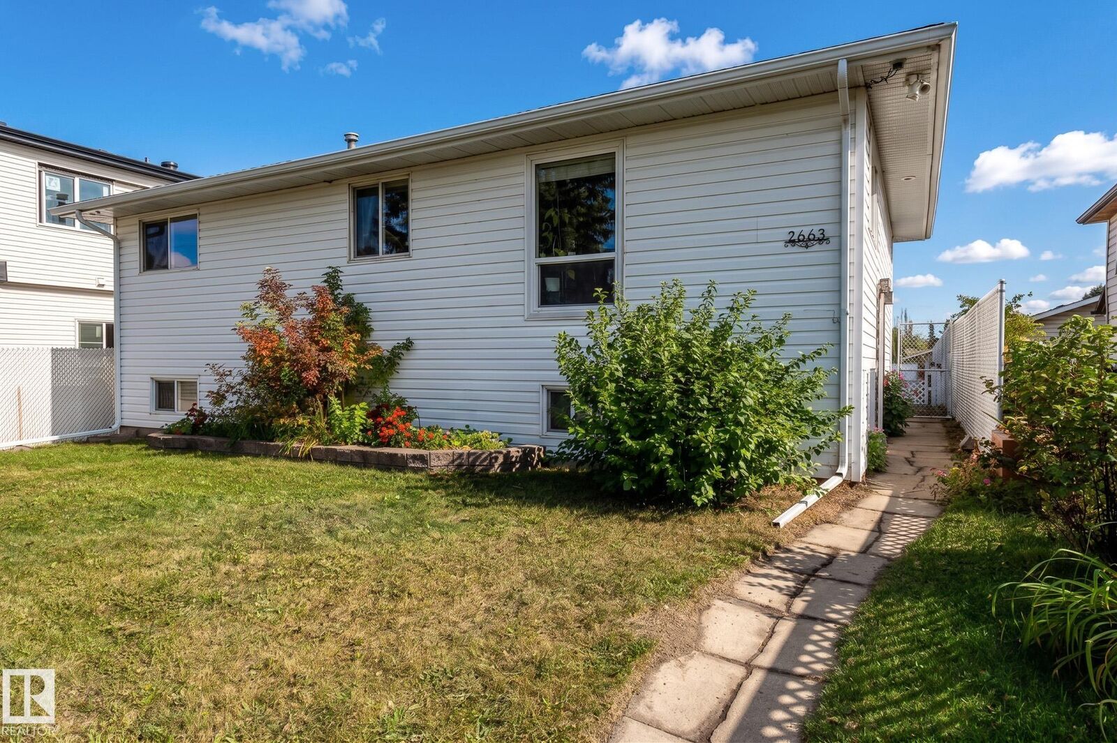 Property Photo:  2663 89 Street NW  AB T6K 2Y9 