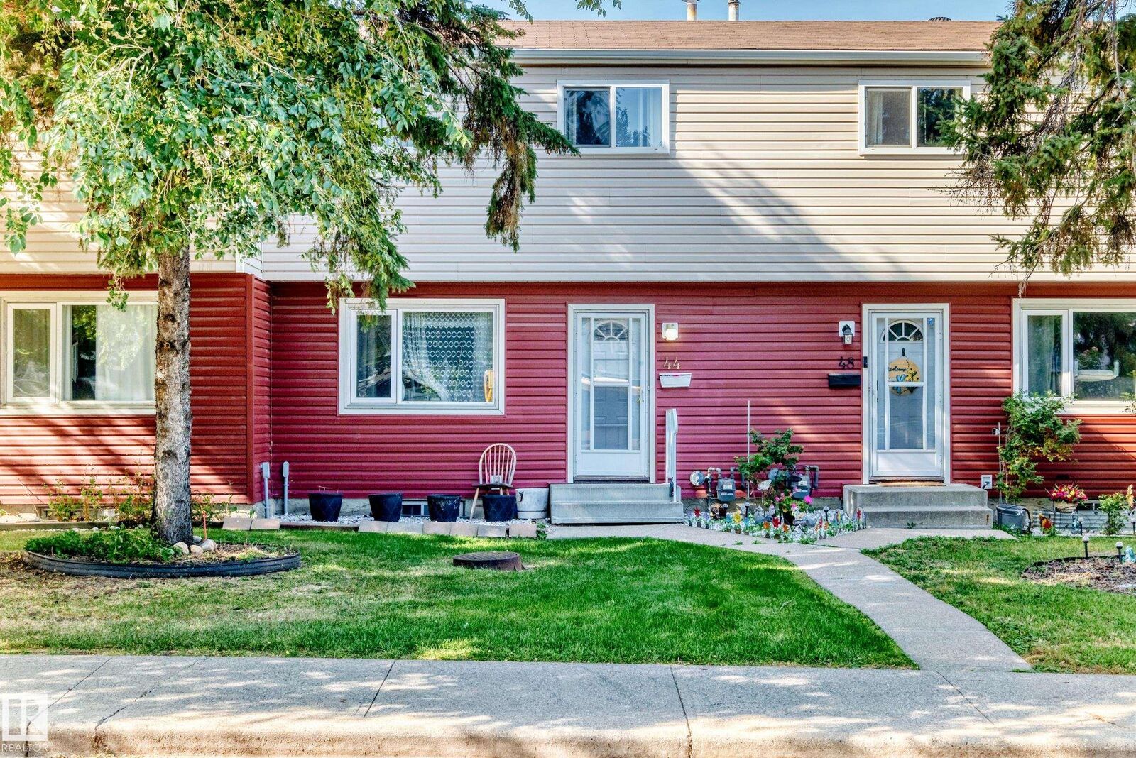 Property Photo:  44 Habitat Crescent NW  AB T5A 2X7 