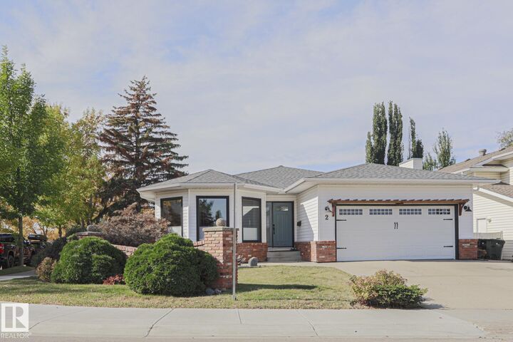 Property Photo: 2 Hillview Crescent AB T8A 4Z7