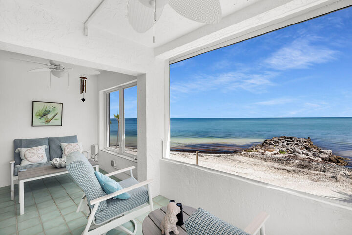 Property Photo: 1025 W Ocean Drive 2 W FL 33051