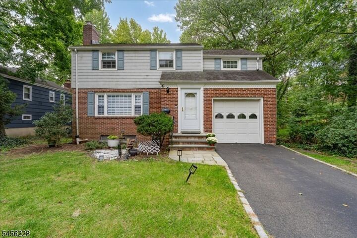Property Photo:  71 Willoughby Road  NJ 07023 