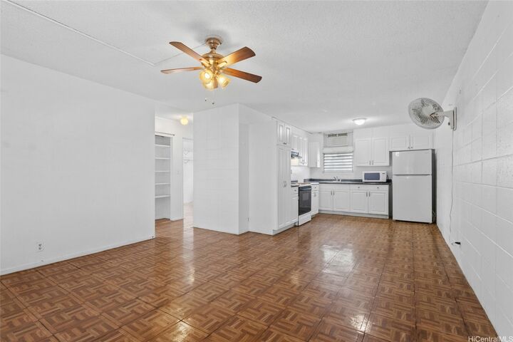 Property Photo:  94-054 Leolua Street B211  HI 96797 