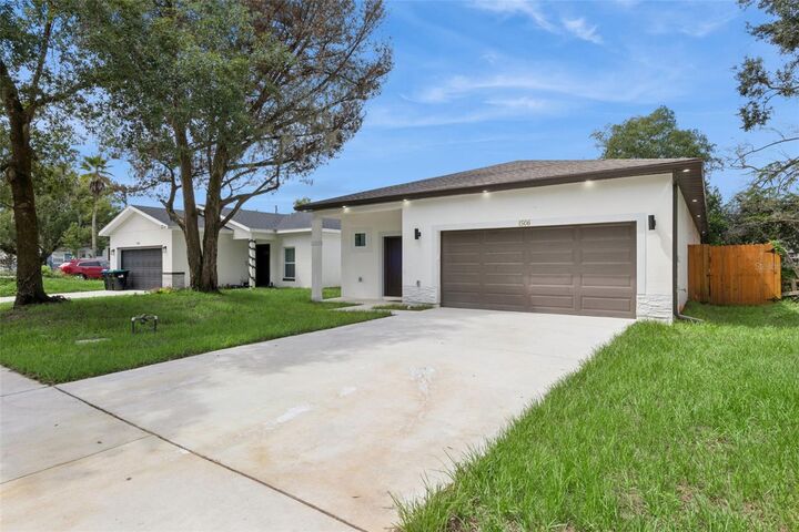 Property Photo:  1506 Selma Avenue  FL 32825 