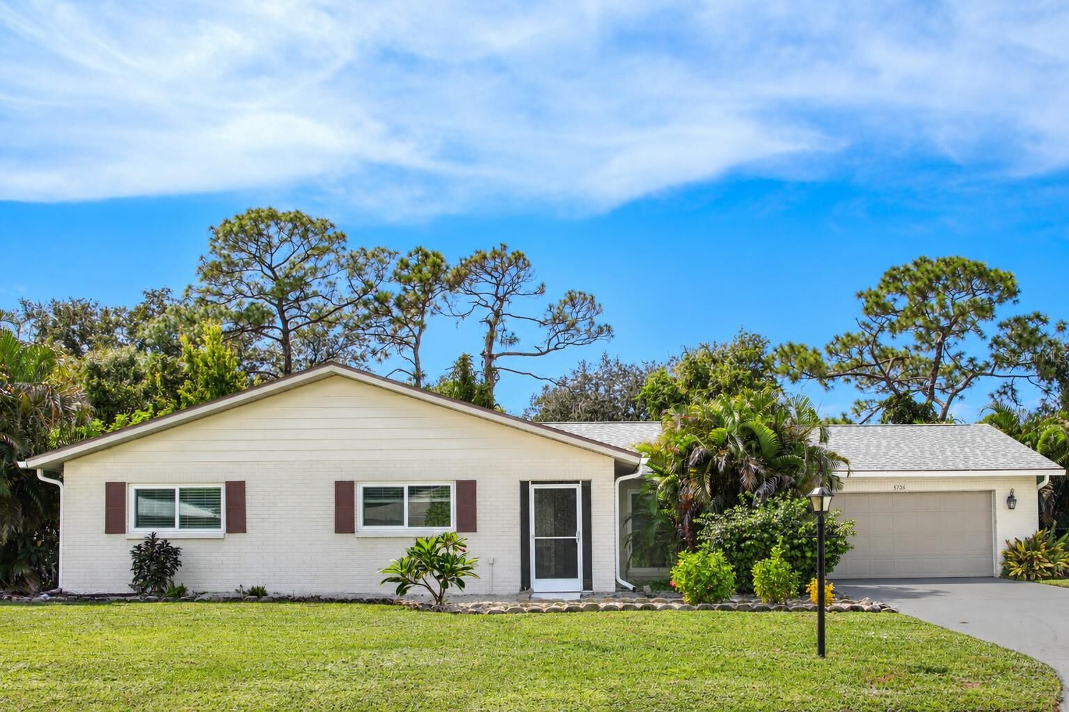 Property Photo: 5726 Timber Lake Drive FL 34243