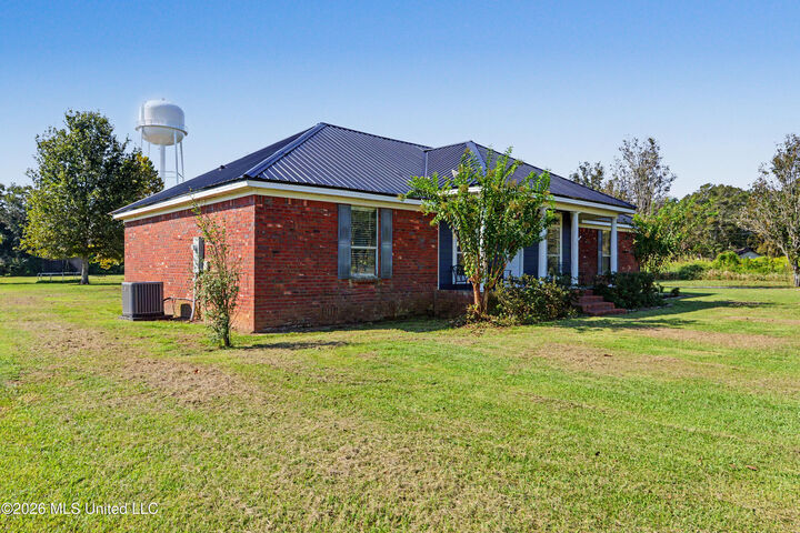 Property Photo:  120 Henry Eubanks Road  MS 39452 