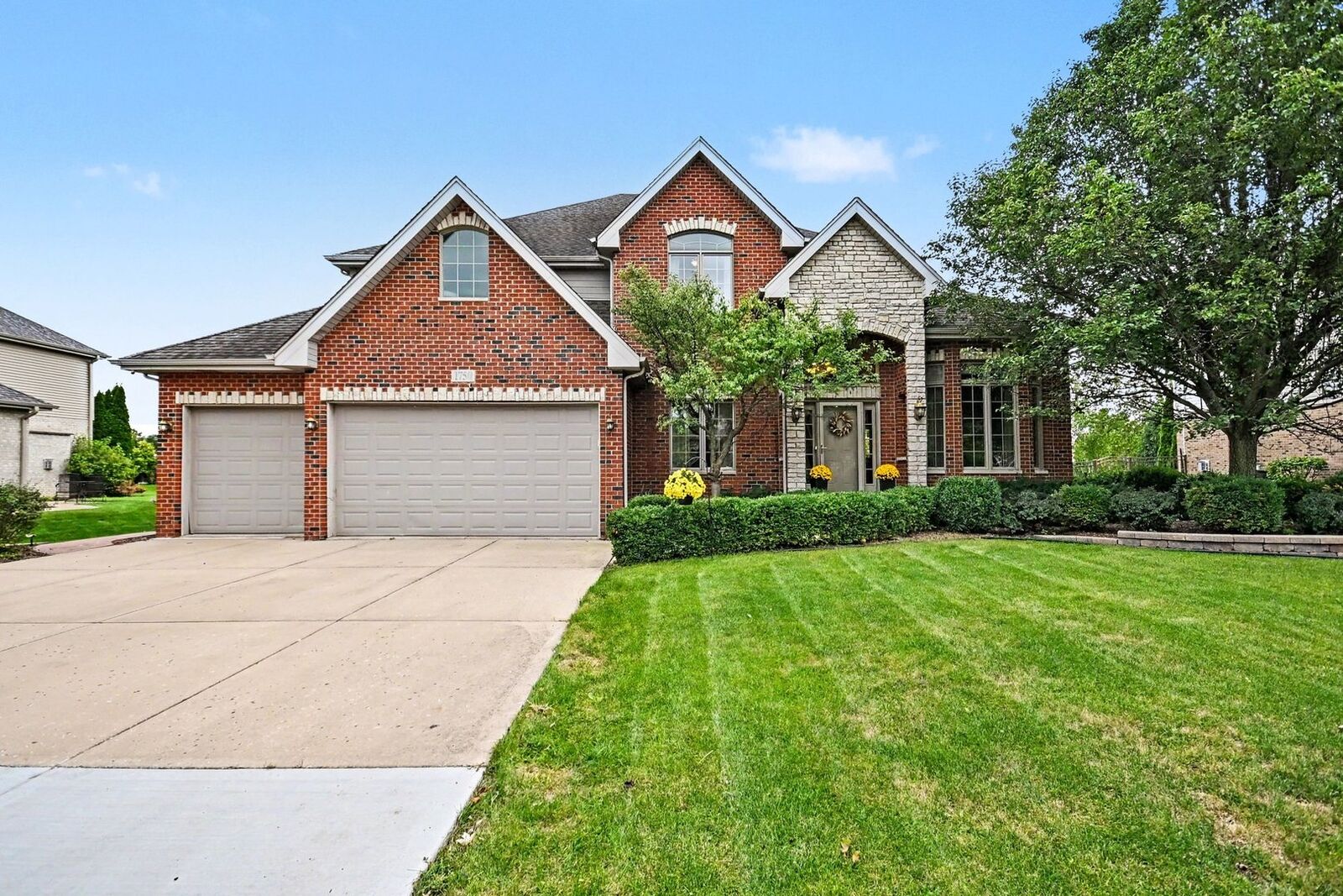 Property Photo:  1750 Edmonds Avenue  IL 60451 