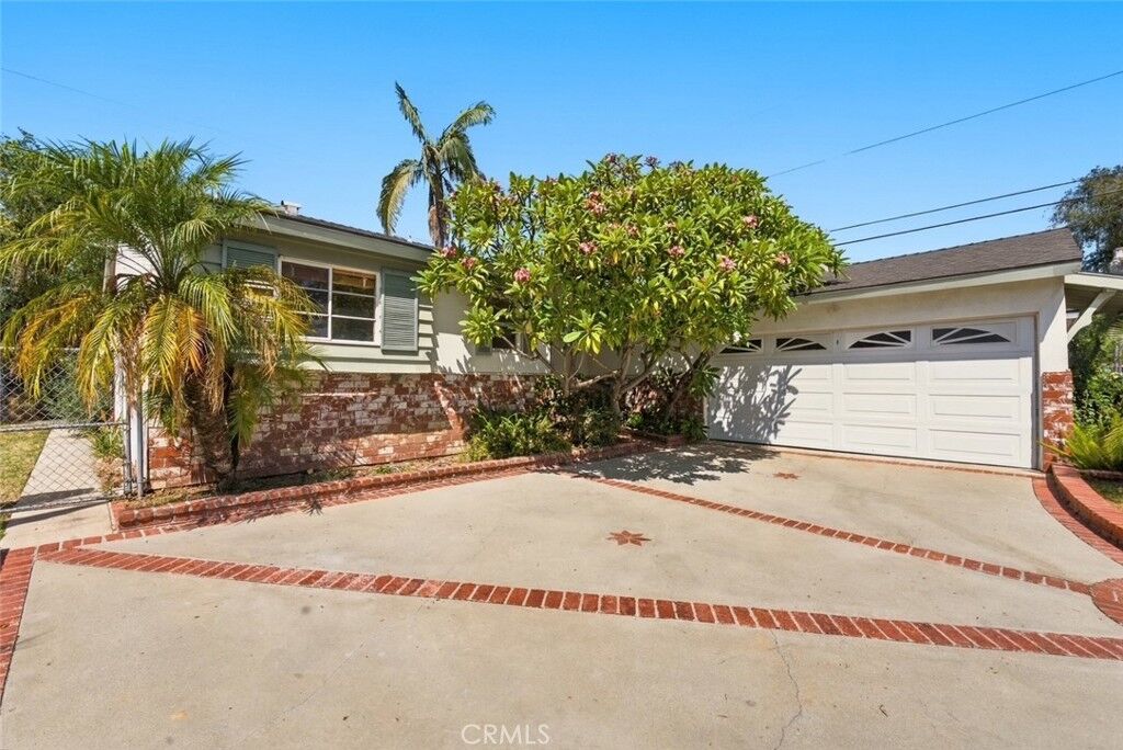 Property Photo: 211 Lime Street CA 90631
