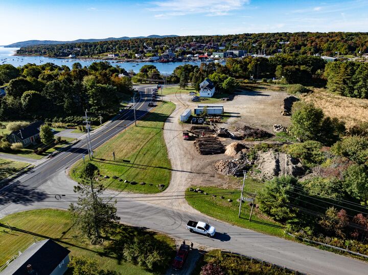 Property Photo: 2 Swan Lake Avenue ME 04915