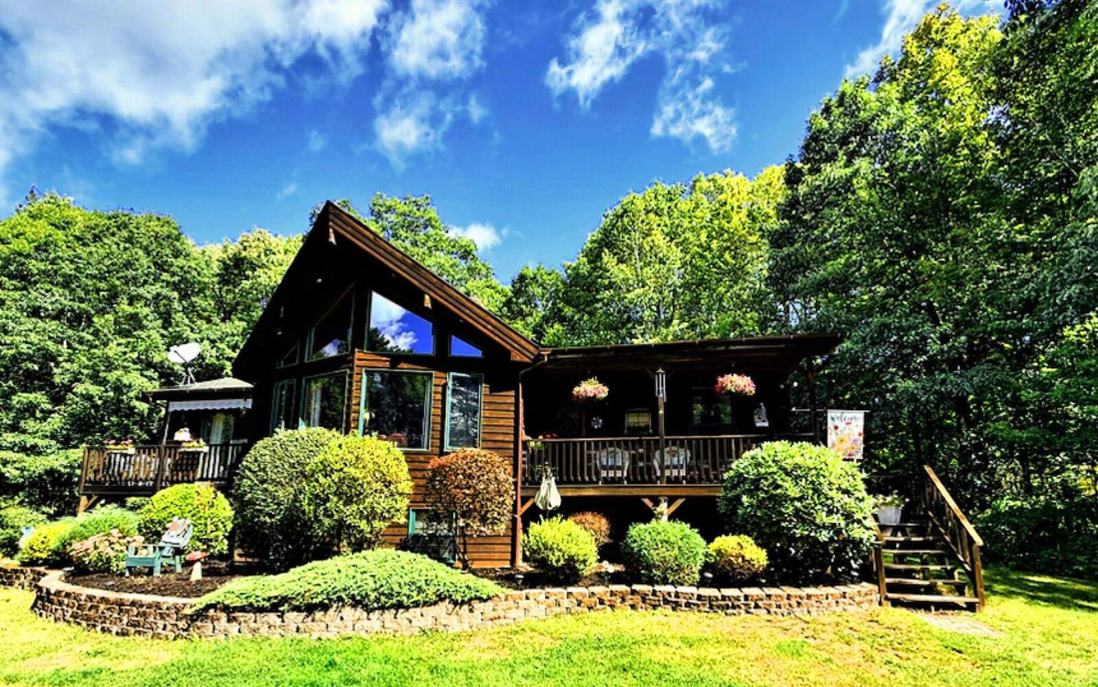Property Photo: 555 Hinckley Road ME 04927