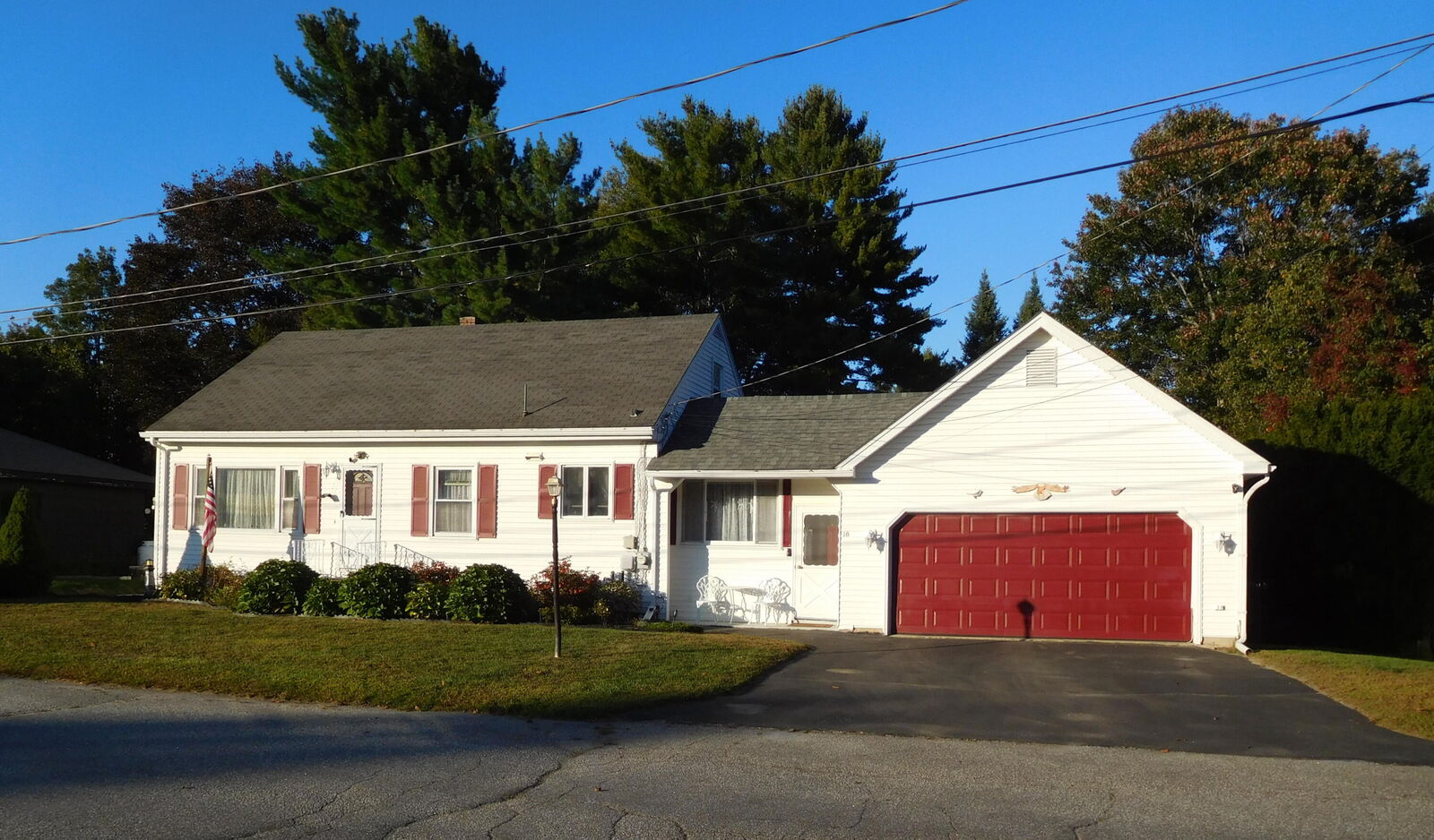 Property Photo:  18 Richmond Avenue  ME 04240 