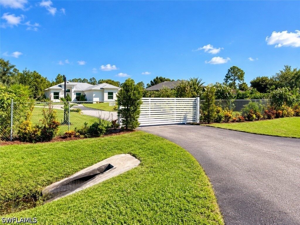 Property Photo: 2469 29th Avenue NE FL 34120