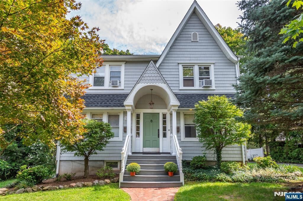 Property Photo:  241 Hope Street  NJ 07450 