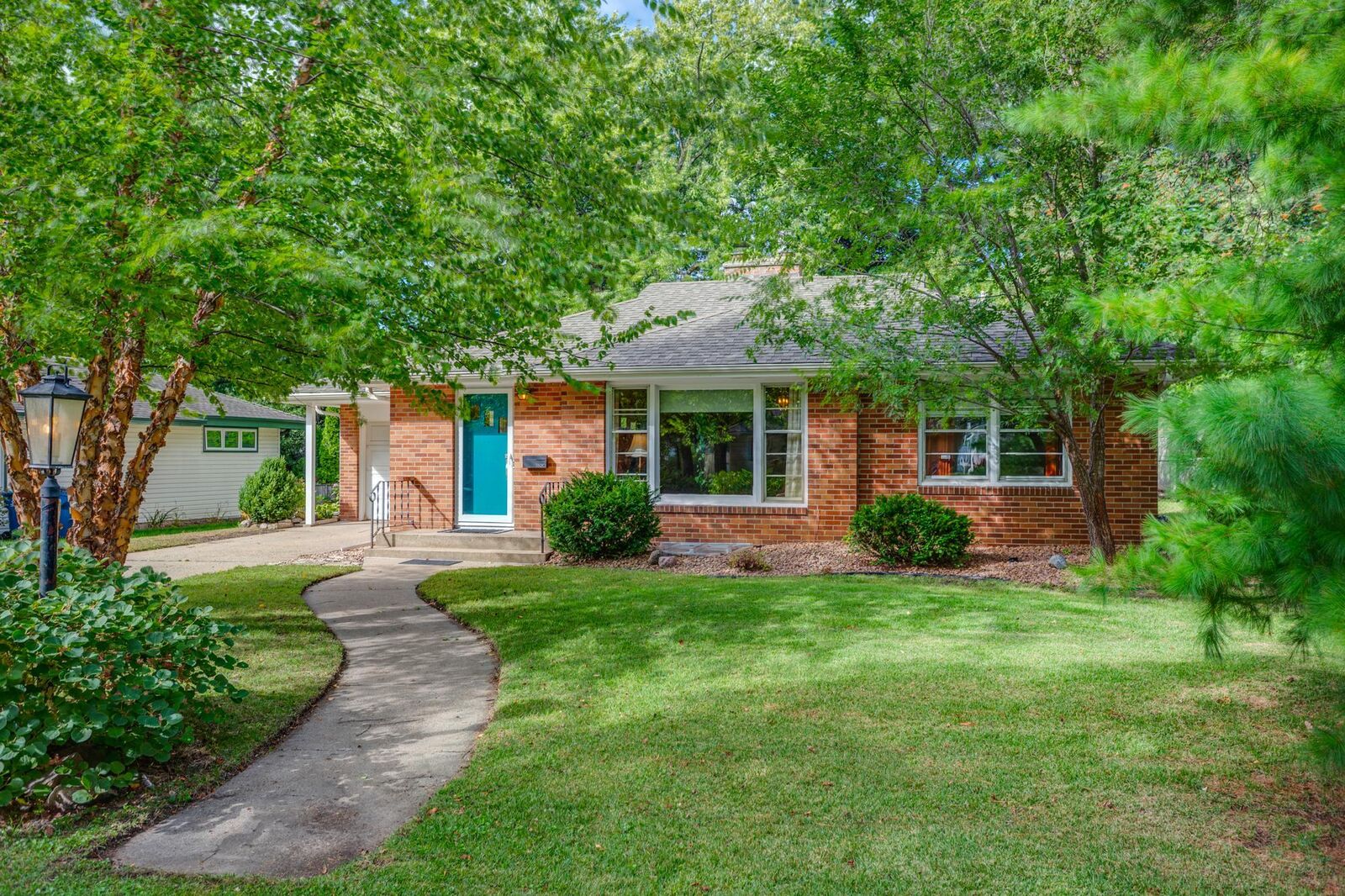 Property Photo: 7620 Upton Avenue S MN 55423