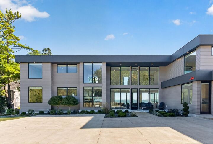 Property Photo: 1225 Shoreline Drive MN 55391