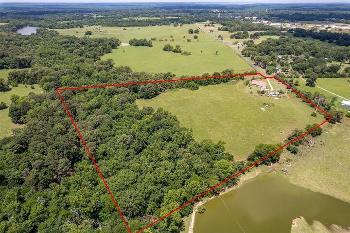 Property Photo:  435 County Road 3204  TX 75783 