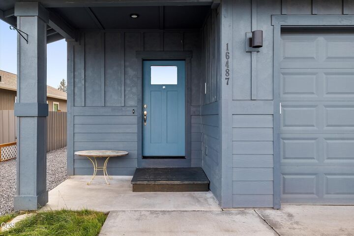 Property Photo: 16487 Bassett Road OR 97739