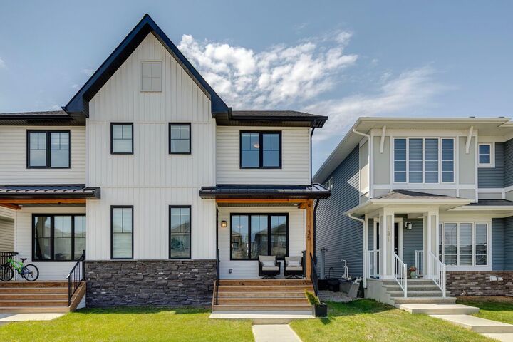 Property Photo:  135 Creekstone Drive SW  AB T2X 4Y3 
