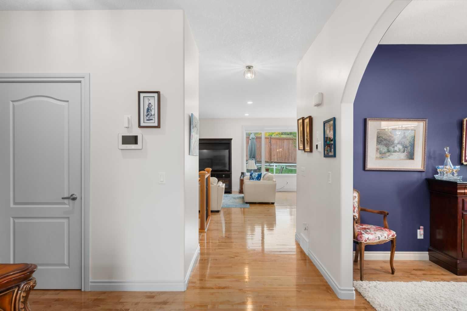 Photo de la propriété: 64 Elysian Crescent SW AB T3H 0E7