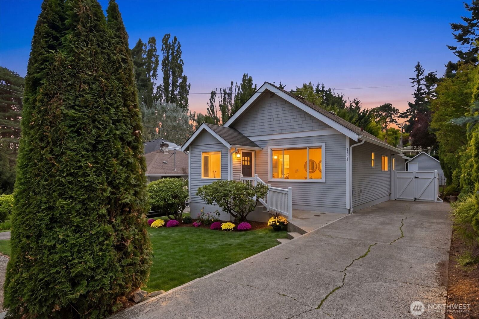 Property Photo:  1723 NE 92nd Street  WA 98115 