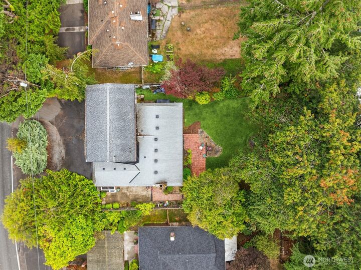 Property Photo:  1652  104th Avenue SE  WA 98004 