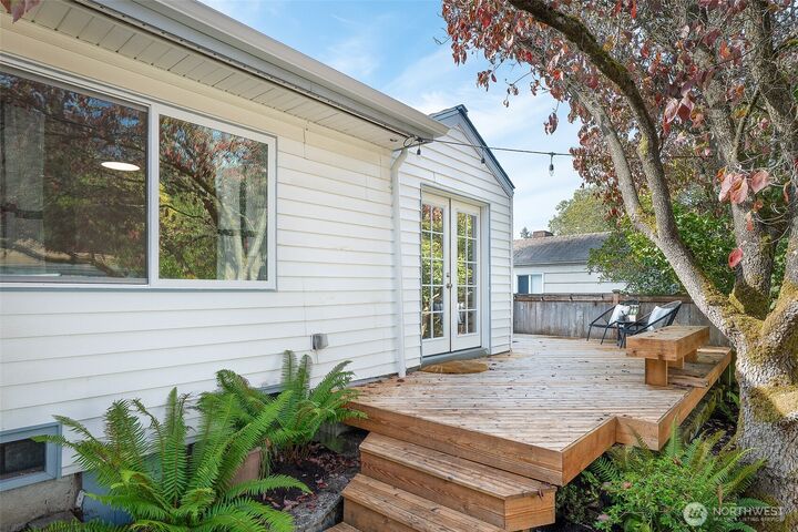 Property Photo: 1218 NE 117th Street WA 98125