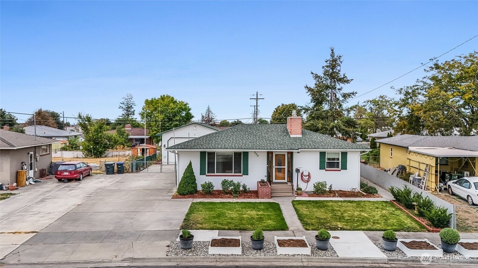 Property Photo:  920 S Dahlia Drive  WA 98837 
