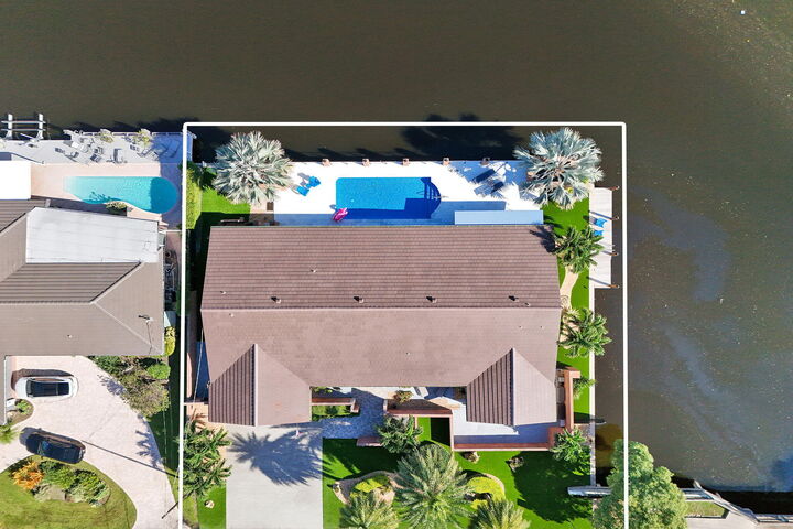 Property Photo:  2831 NE 59th Street  FL 33308 