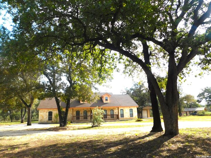 Property Photo:  110 Hunters Glen  TX 78114 