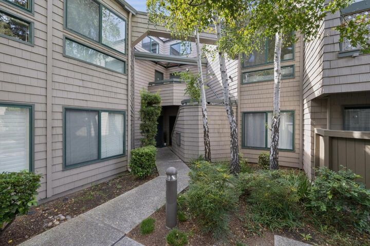 Property Photo:  20 Cove Lane  CA 94065 
