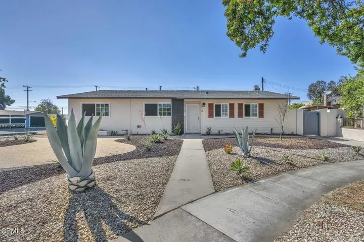 Property Photo:  1313 N Crestlane Place  CA 92805 
