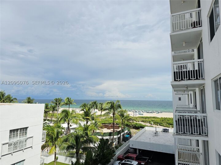 Property Photo:  401 Ocean Dr 522  FL 33139 