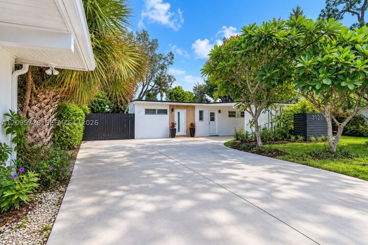 Property Photo: 3121 SW 15th Ct FL 33312