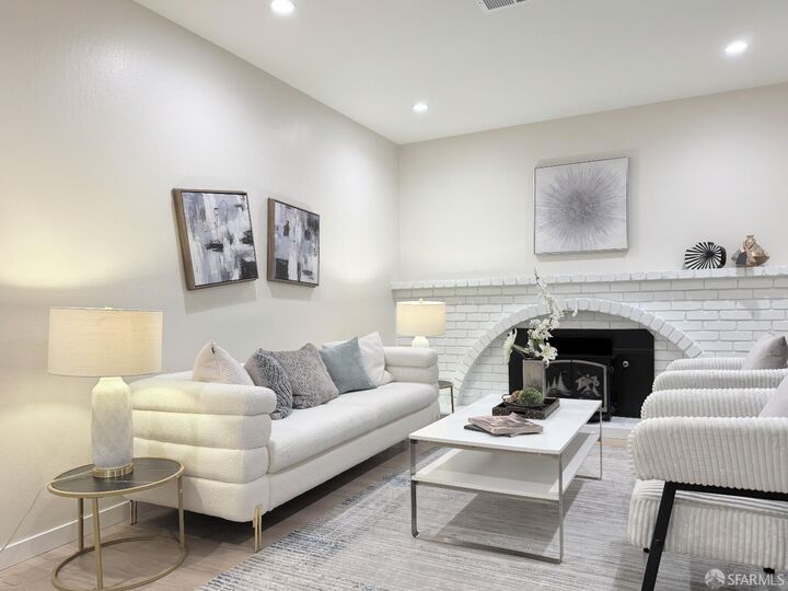 Property Photo:  32420 Edith Way  CA 94587 