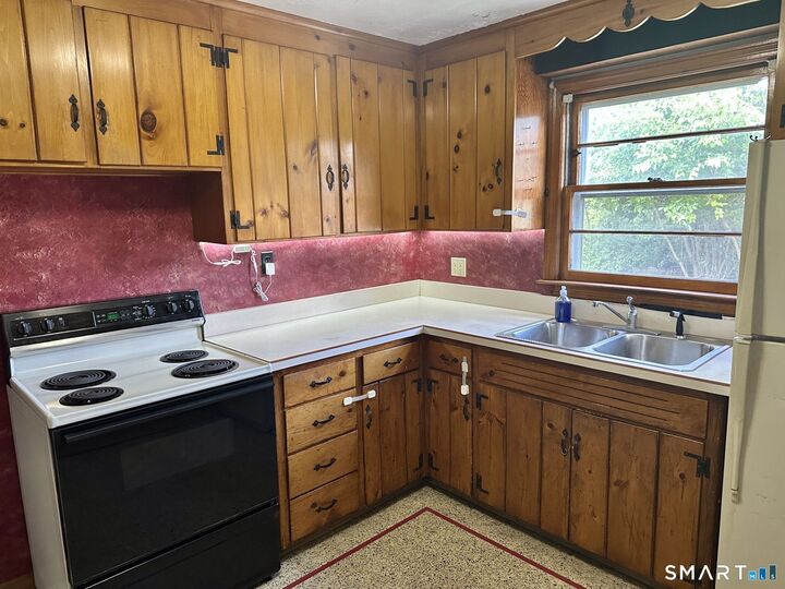 Property Photo:  16 Bernside Drive  CT 06010 