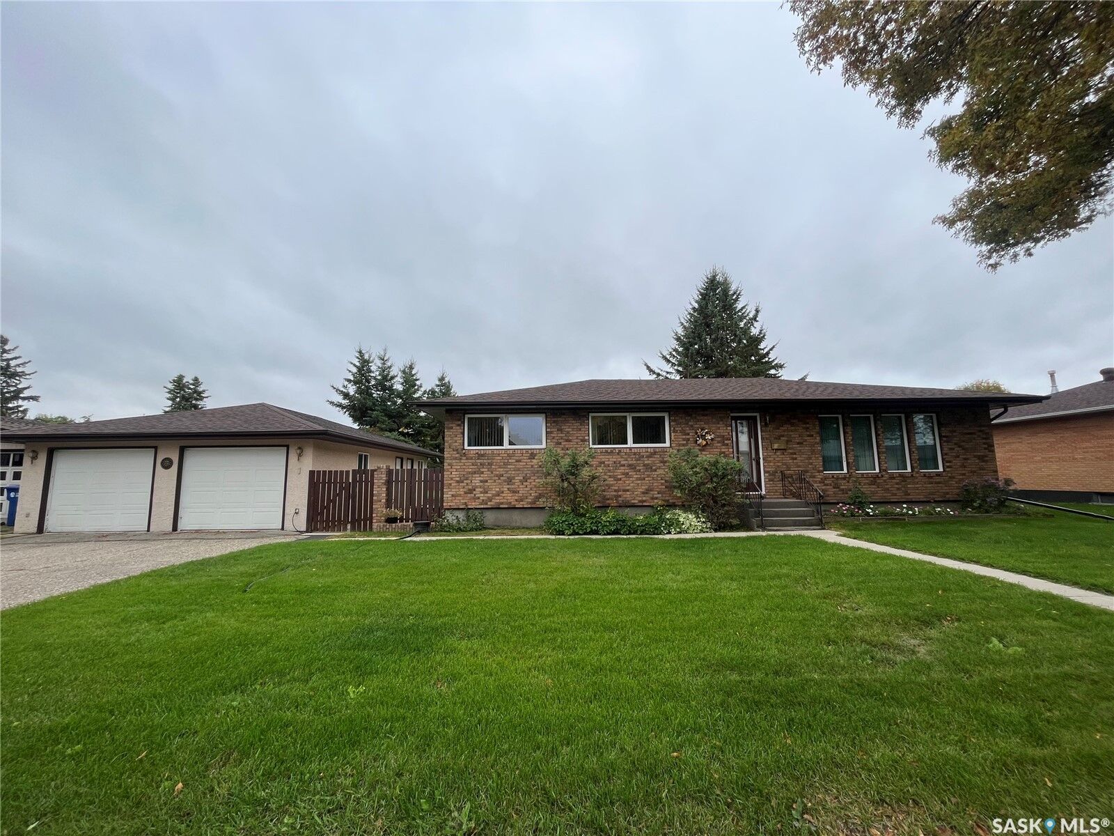 Property Photo:  1123 Asquith Drive  SK S0A 0X0 
