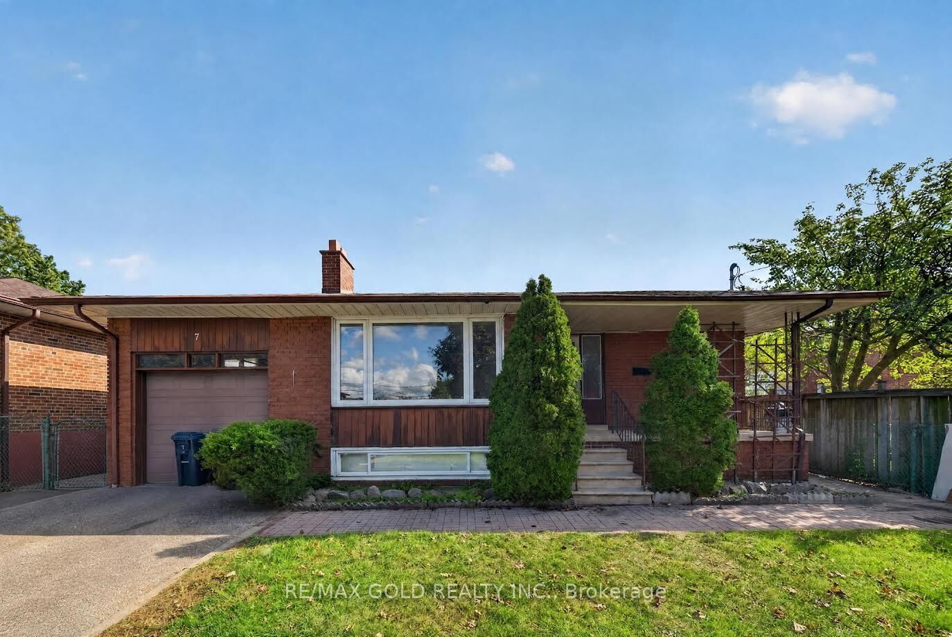 Property Photo:  7 Larchmere Avenue  ON M9L 2N2 