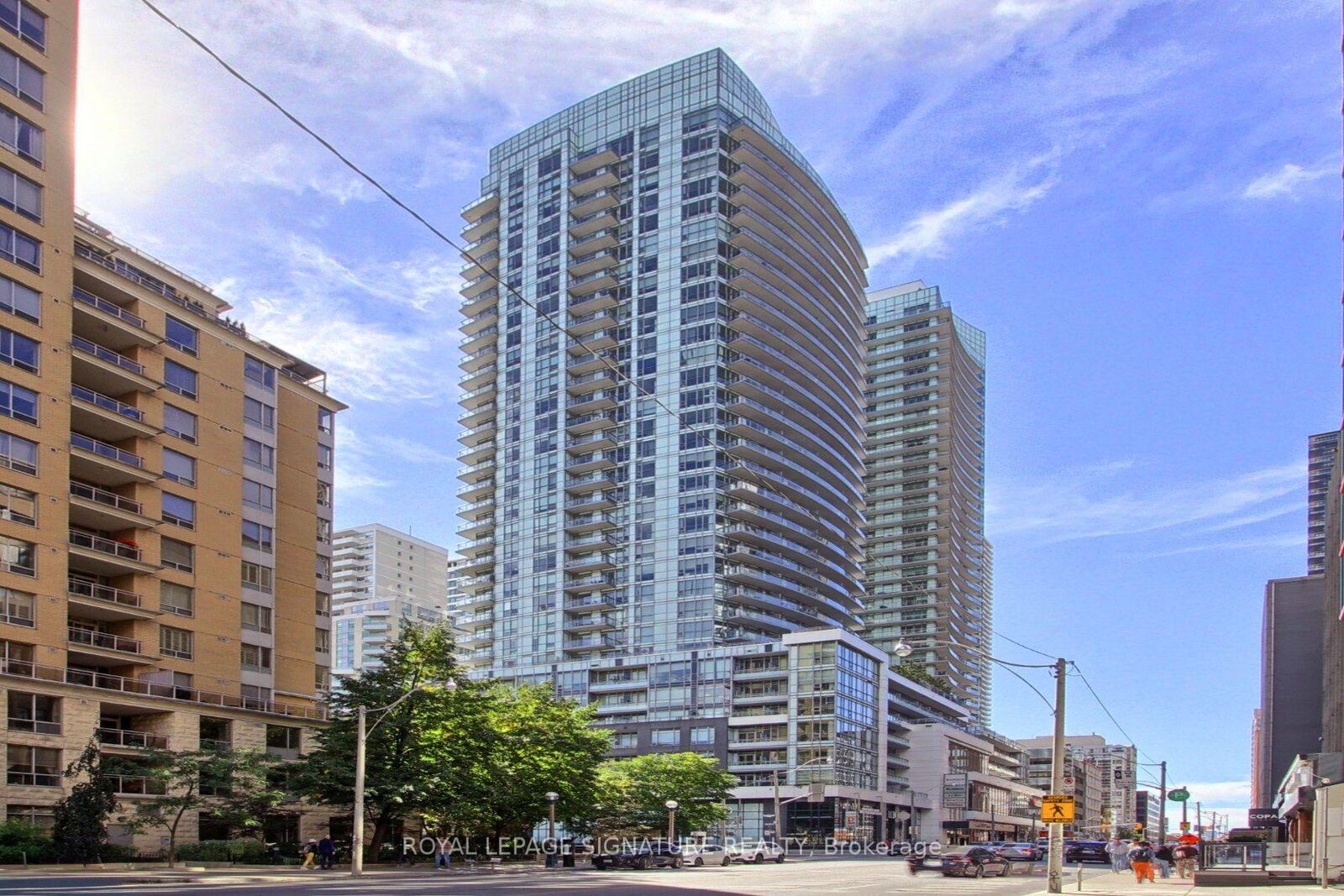 Property Photo:  98 Lillian Street 1812  ON M4S 0A5 