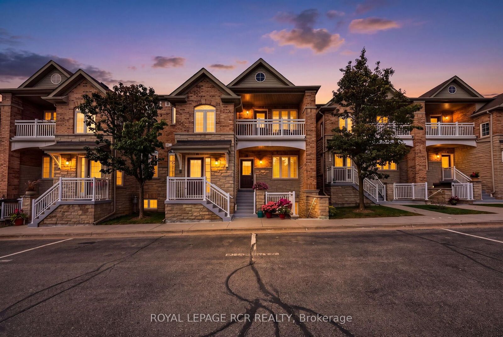Property Photo: 520 Silken Laumann Drive 11 ON L3X 2S7
