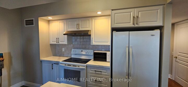 Photo de la propriété:  15 Northtown Way 2227  ON M2N 7A2 