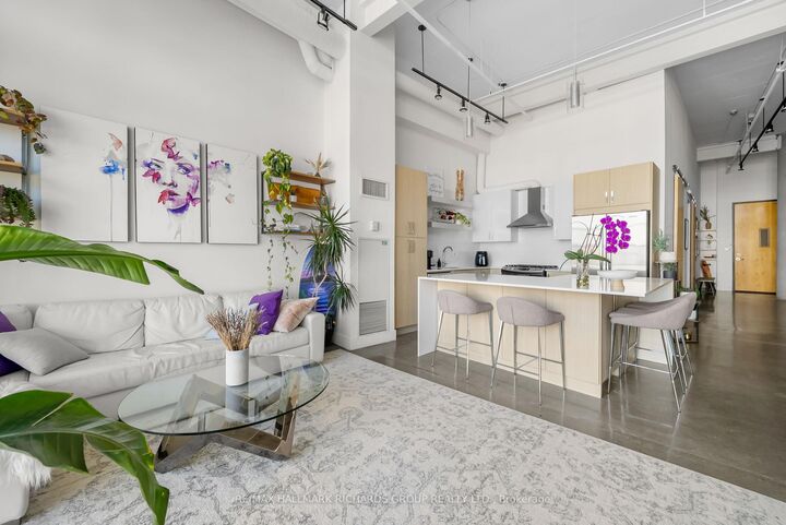 Property Photo: 90 Sumach Street 716 ON M5A 4R4
