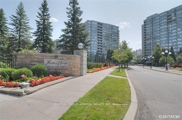 Property Photo:  11 Townsgate Drive 1002  ON L4J 8G4 