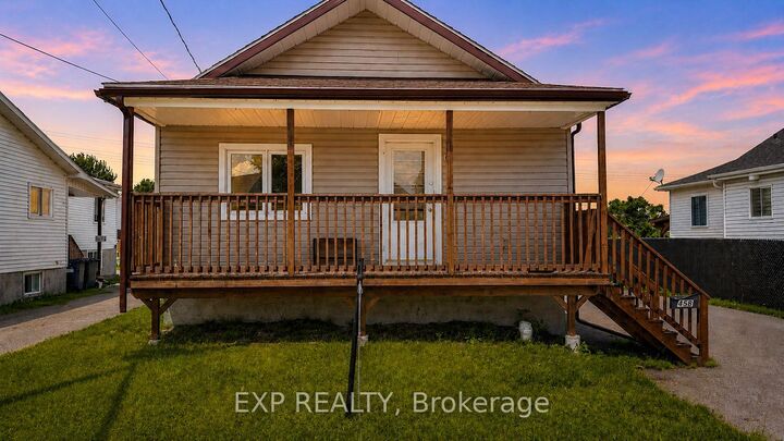 Property Photo: 458 Catherine Street ON K6A 1Z9
